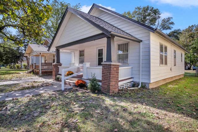 1017 N High St, Newton, KS 67114