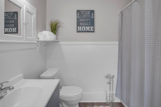 1017 N High St, Newton, KS 67114