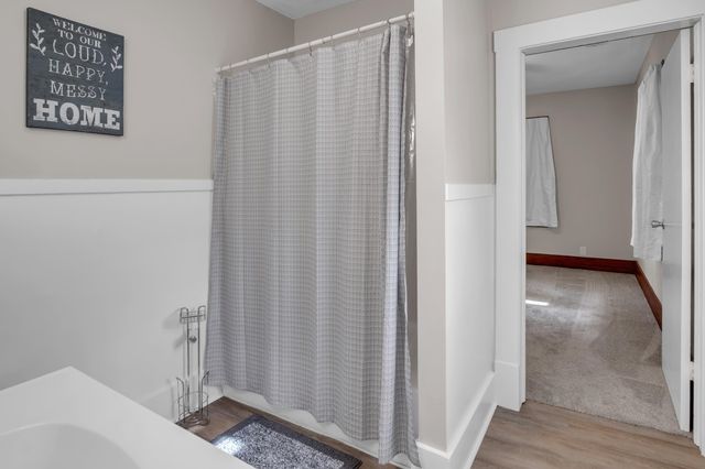 1017 N High St, Newton, KS 67114