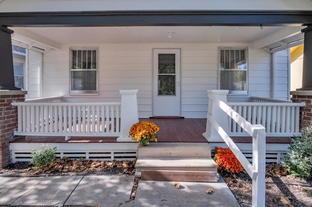 1017 N High St, Newton, KS 67114