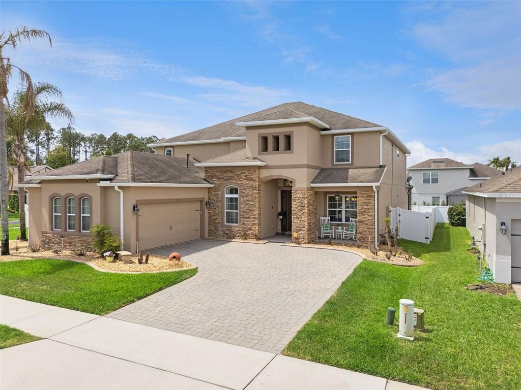 Image 3 of property listing at 15393 SANDFIELD LOOP, Winter Garden, FL 34787