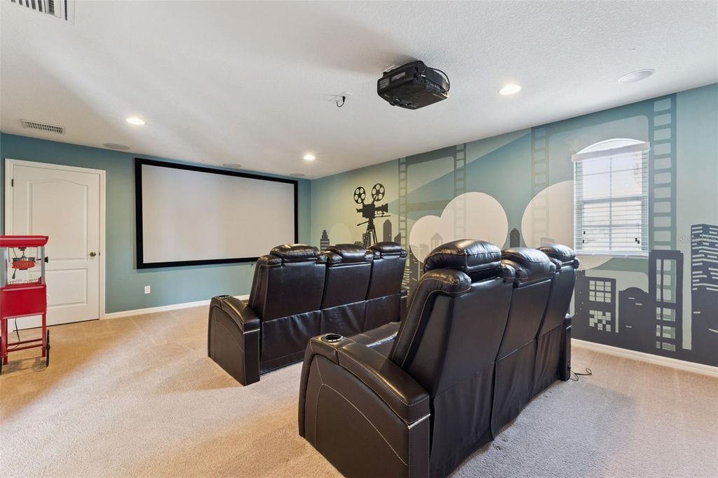 Image 40 of property listing at 15393 SANDFIELD LOOP, Winter Garden, FL 34787