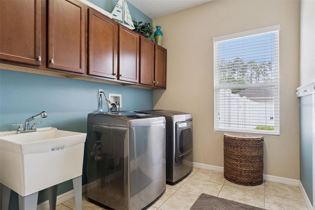 Image 49 of property listing at 15393 SANDFIELD LOOP, Winter Garden, FL 34787