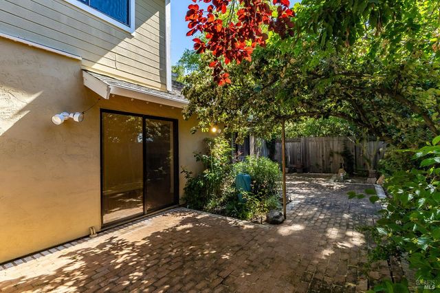 528 Laurel Ct, Benicia, CA 94510