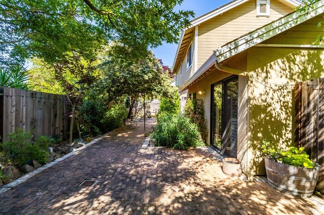 528 Laurel Ct, Benicia, CA 94510