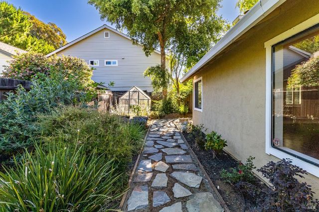 528 Laurel Ct, Benicia, CA 94510