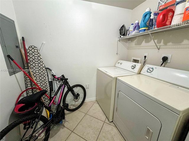 6458 Emerald Dunes Drive 303, West Palm Beach, FL 33411
