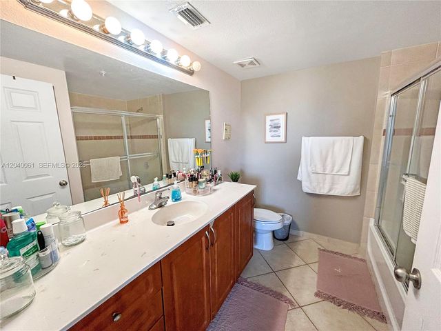 6458 Emerald Dunes Drive 303, West Palm Beach, FL 33411