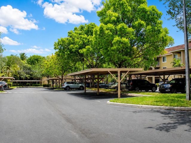 6458 Emerald Dunes Drive 303, West Palm Beach, FL 33411