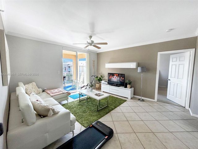 6458 Emerald Dunes Drive 303, West Palm Beach, FL 33411