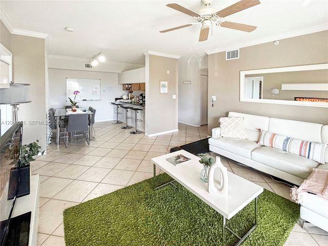 6458 Emerald Dunes Drive 303, West Palm Beach, FL 33411