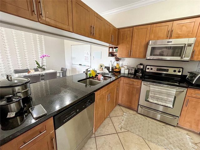 6458 Emerald Dunes Drive 303, West Palm Beach, FL 33411