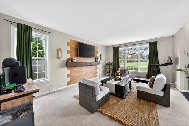 5N915 Baker Hill Court, St. Charles, IL 60175