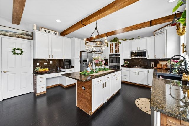 5N915 Baker Hill Court, St. Charles, IL 60175