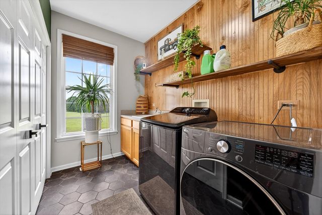 5N915 Baker Hill Court, St. Charles, IL 60175