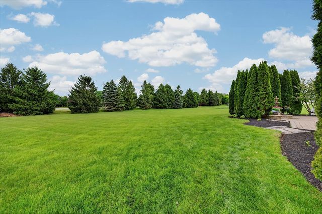 5N915 Baker Hill Court, St. Charles, IL 60175