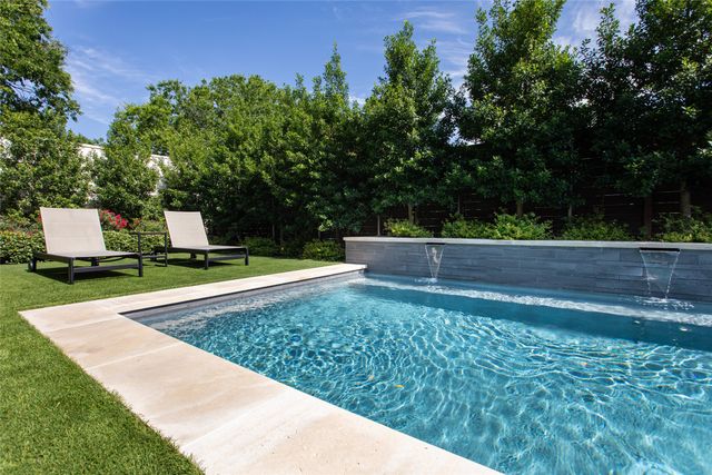 9118 Bluff Hollow Court, Dallas, TX 75220