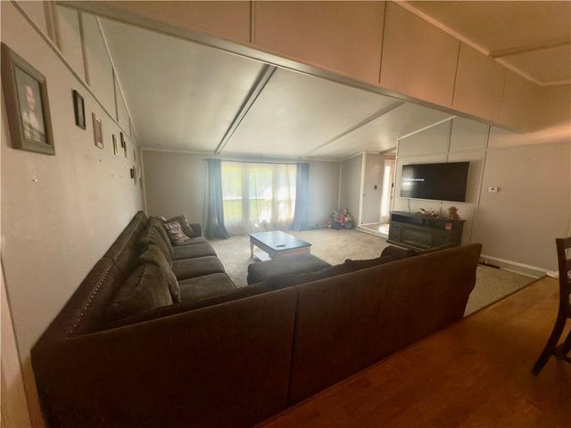 124 Hillcrest Drive, Nevada, MO 64772