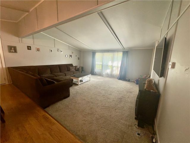 124 Hillcrest Drive, Nevada, MO 64772