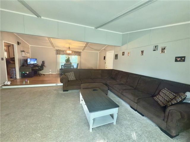 124 Hillcrest Drive, Nevada, MO 64772