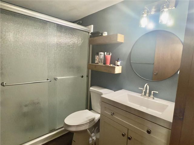 124 Hillcrest Drive, Nevada, MO 64772