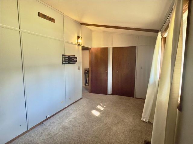 124 Hillcrest Drive, Nevada, MO 64772