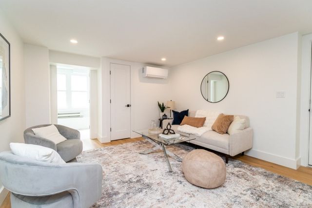 30 Columbus Ave 4, Waltham, MA 02451