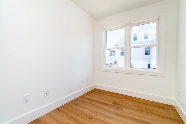 30 Columbus Ave 4, Waltham, MA 02451