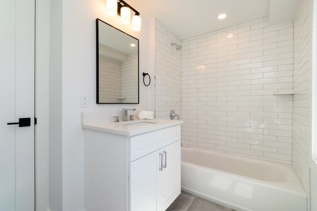 30 Columbus Ave 4, Waltham, MA 02451