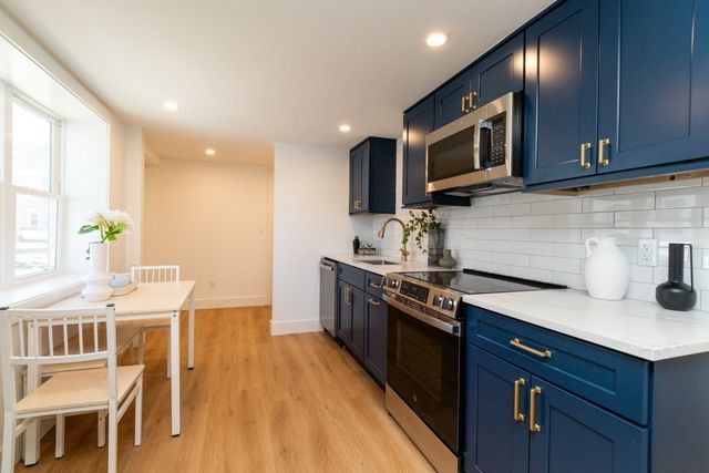 30 Columbus Ave 4, Waltham, MA 02451