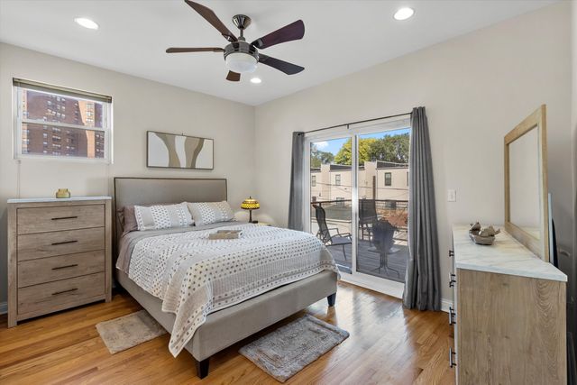 450 E Bowen Avenue 2W, Chicago, IL 60653