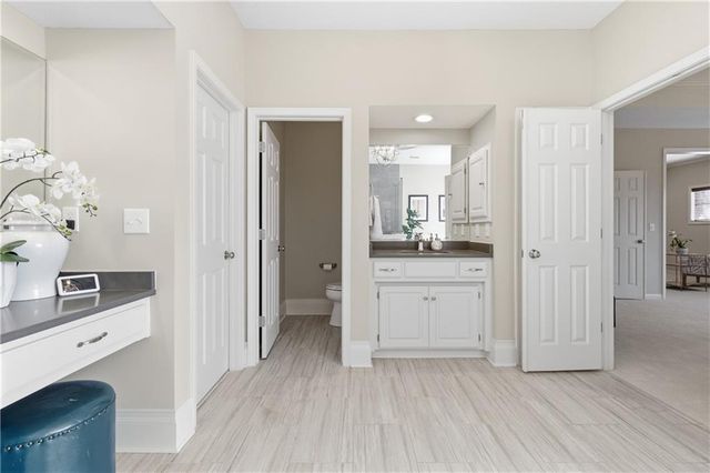 20219 W 93rd Street, Lenexa, KS 66220