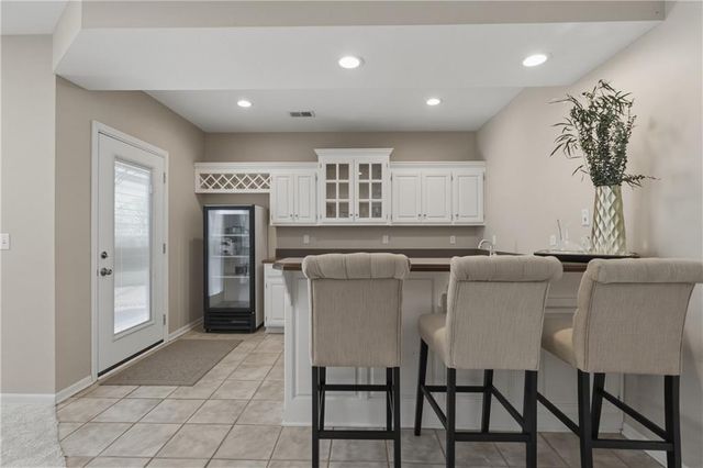 20219 W 93rd Street, Lenexa, KS 66220