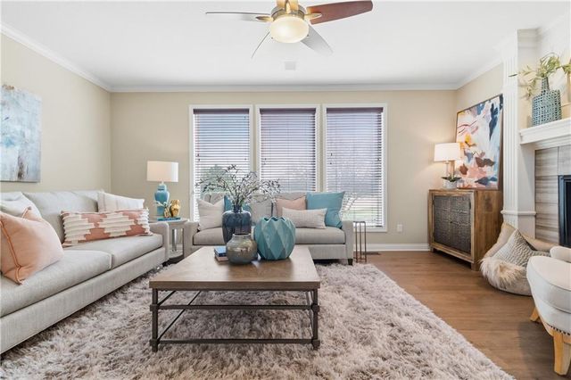 20219 W 93rd Street, Lenexa, KS 66220