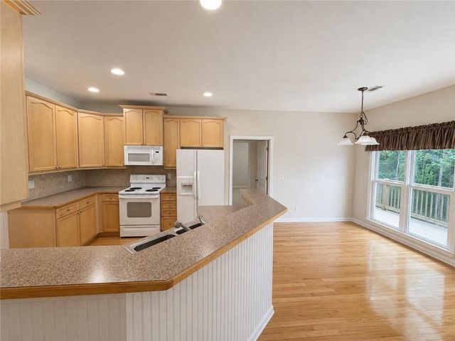 9235 Waterside Drive, Ball Ground, GA 30107