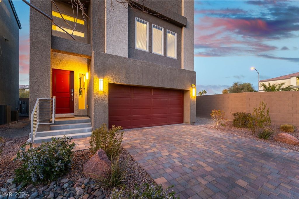 8012 Carpenter Creek Avenue, Las Vegas, NV 89113 — photo 2