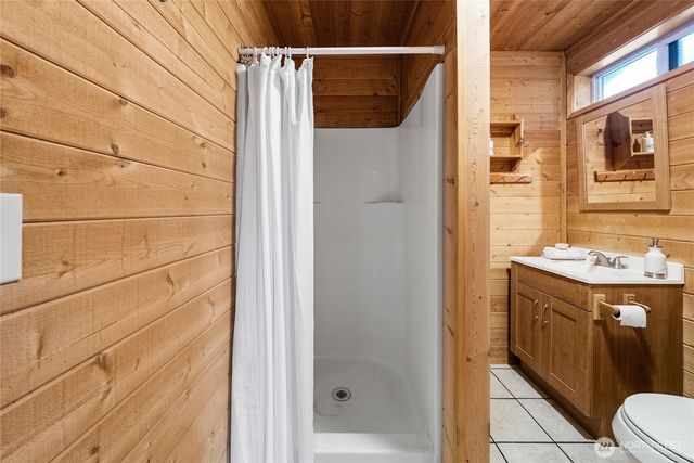 4692 NE Lincoln Road, Poulsbo, WA 98370