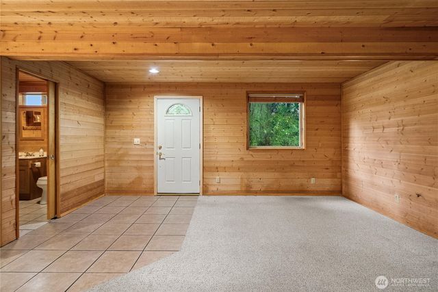 4692 NE Lincoln Road, Poulsbo, WA 98370