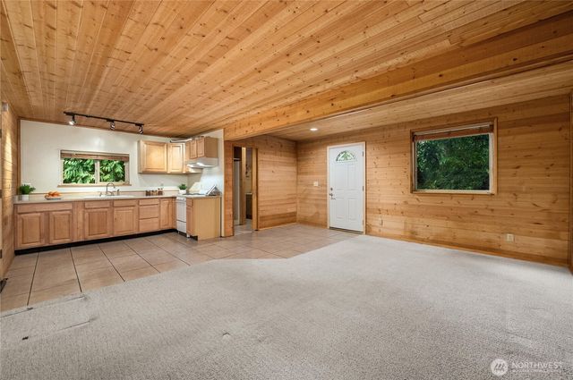 4692 NE Lincoln Road, Poulsbo, WA 98370