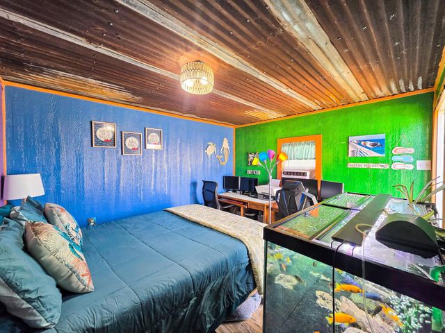 1049 N Sage Road, Crystal Beach, TX 77650