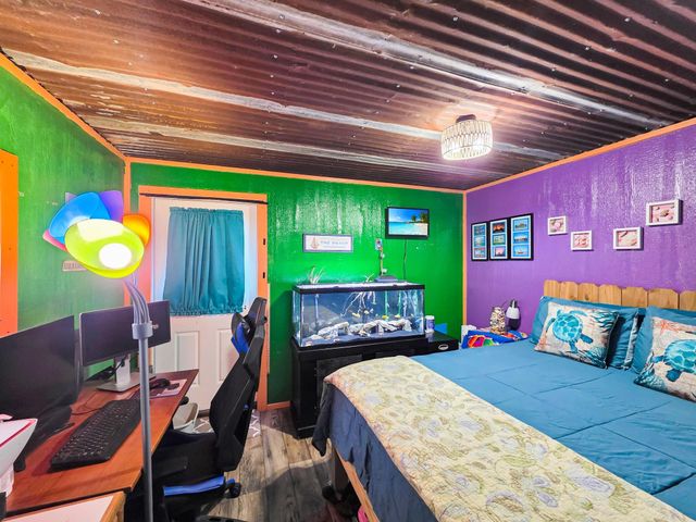 1049 N Sage Road, Crystal Beach, TX 77650