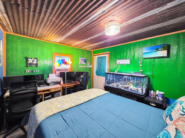 1049 N Sage Road, Crystal Beach, TX 77650