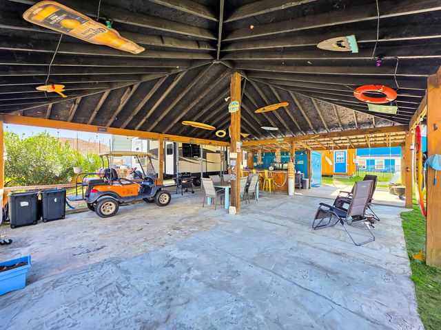 1049 N Sage Road, Crystal Beach, TX 77650