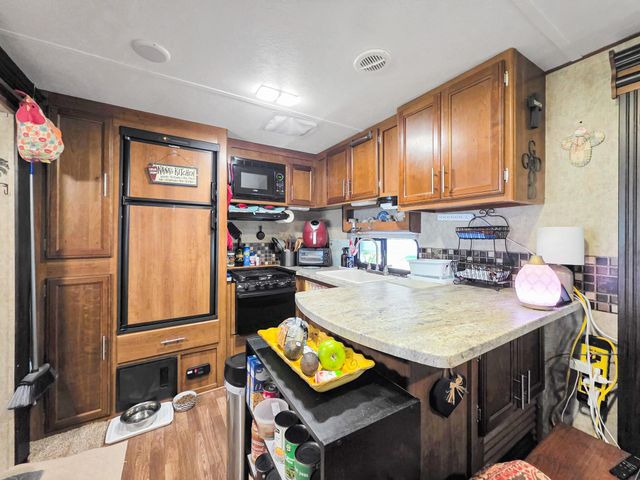 1049 N Sage Road, Crystal Beach, TX 77650