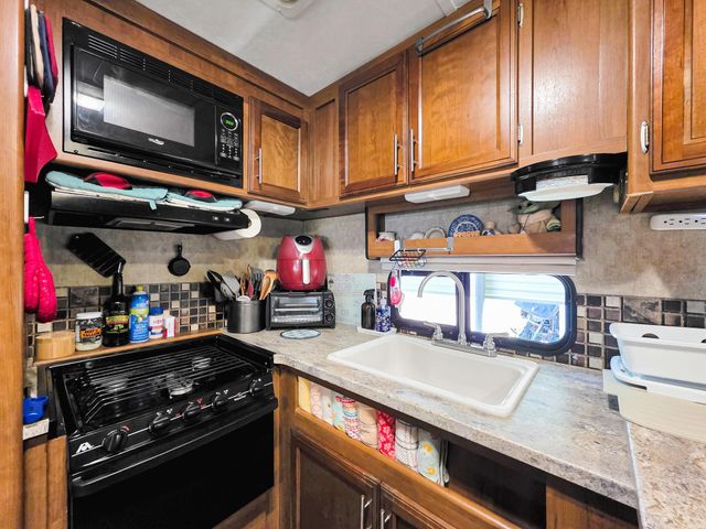 1049 N Sage Road, Crystal Beach, TX 77650