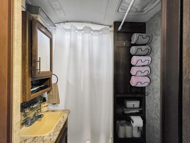 1049 N Sage Road, Crystal Beach, TX 77650