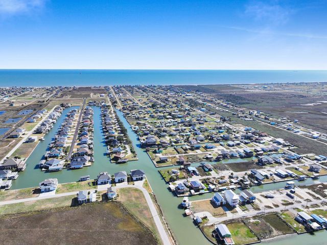 1049 N Sage Road, Crystal Beach, TX 77650