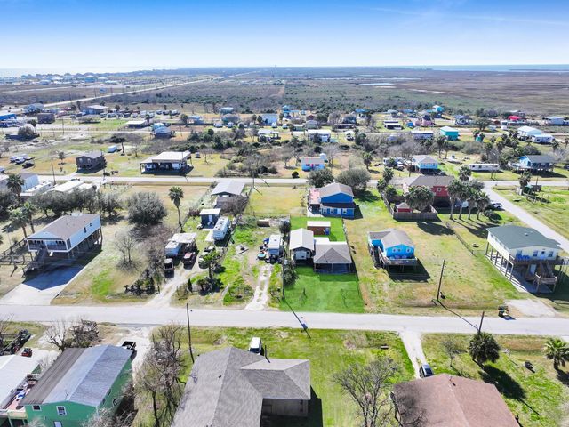 1049 N Sage Road, Crystal Beach, TX 77650