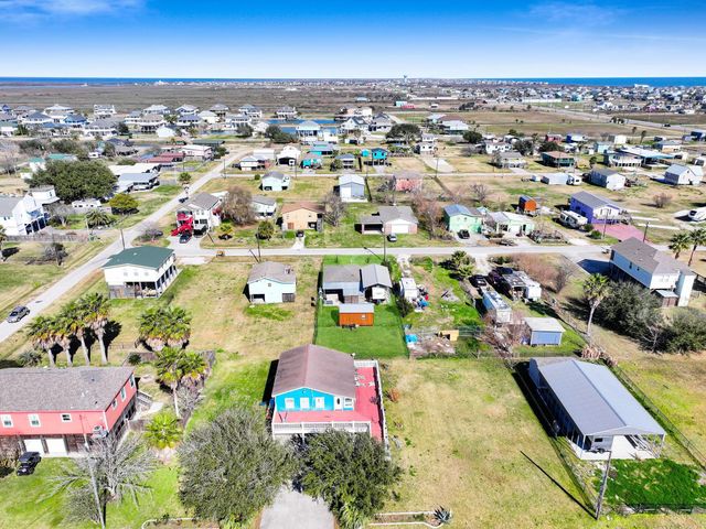 1049 N Sage Road, Crystal Beach, TX 77650