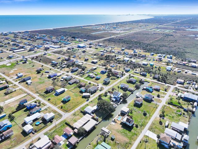 1049 N Sage Road, Crystal Beach, TX 77650